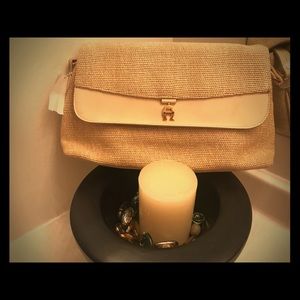 Etienne Aigner med bag